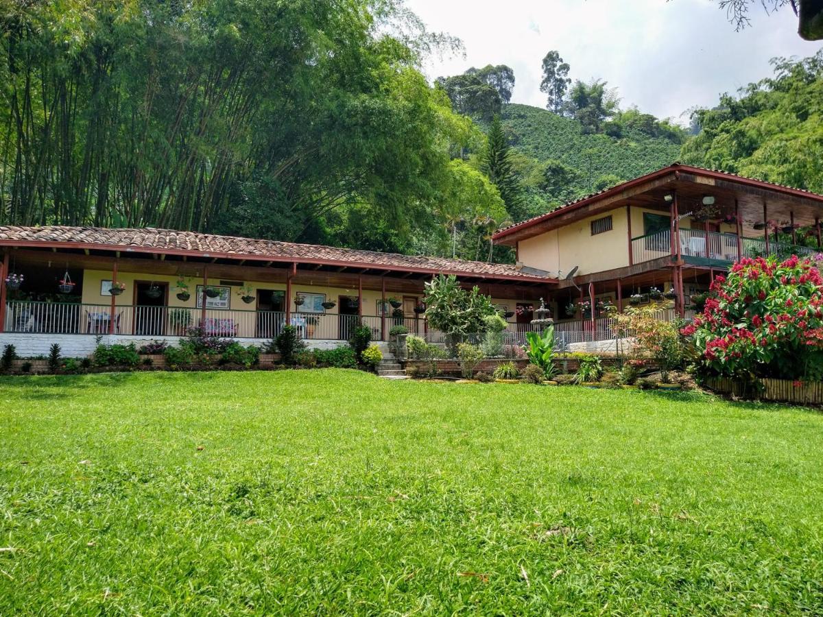 Finca Turistica Los Rosales Перейра Экстерьер фото
