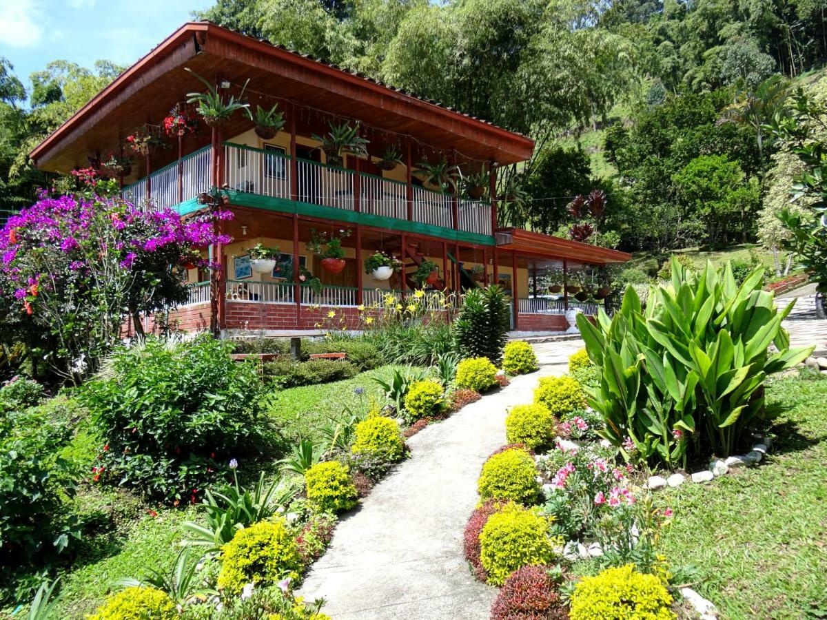 Finca Turistica Los Rosales Перейра Экстерьер фото